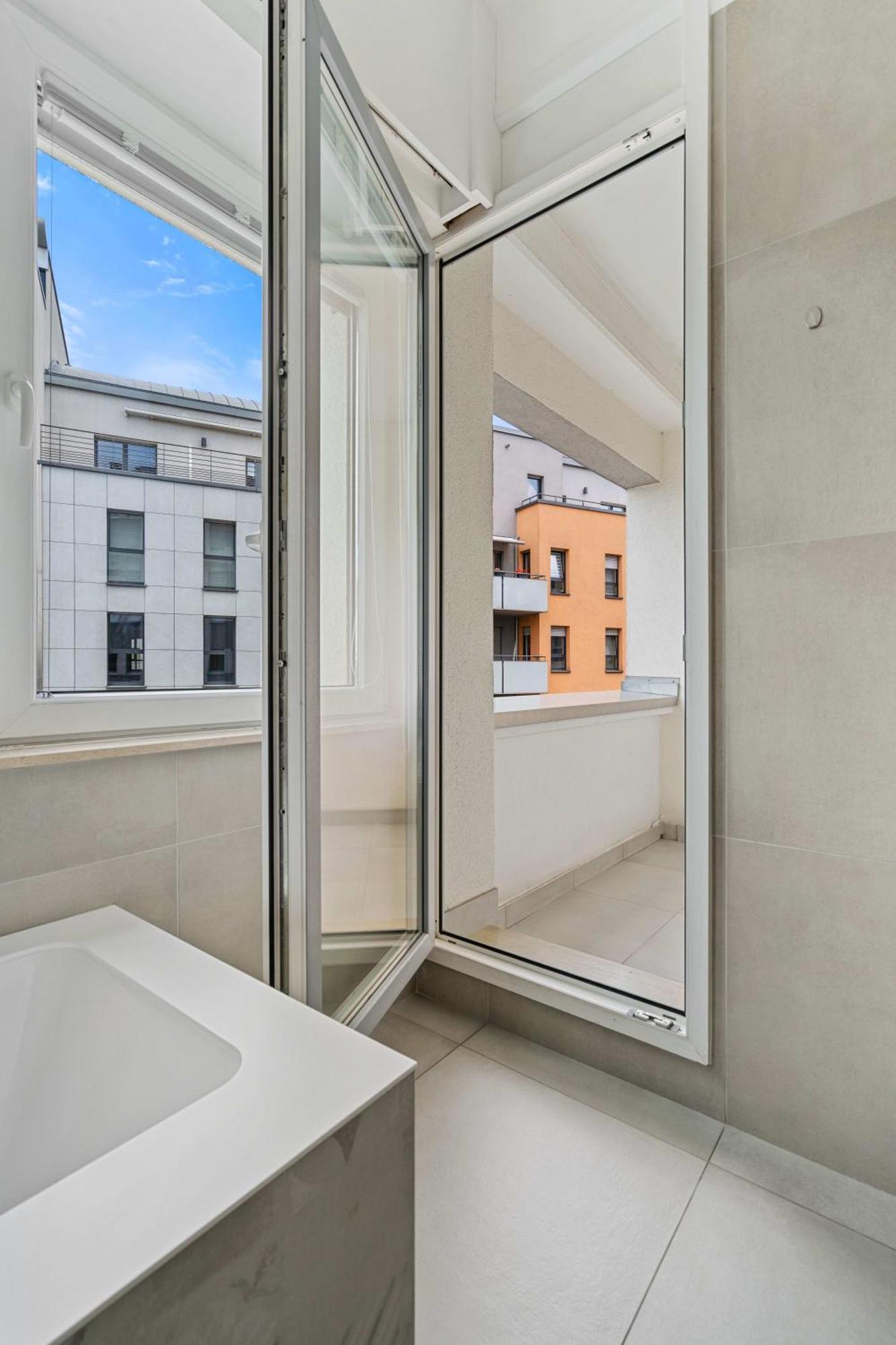 Central Lux 2Br Apt With City Views & Balcony Luxemburg Kültér fotó